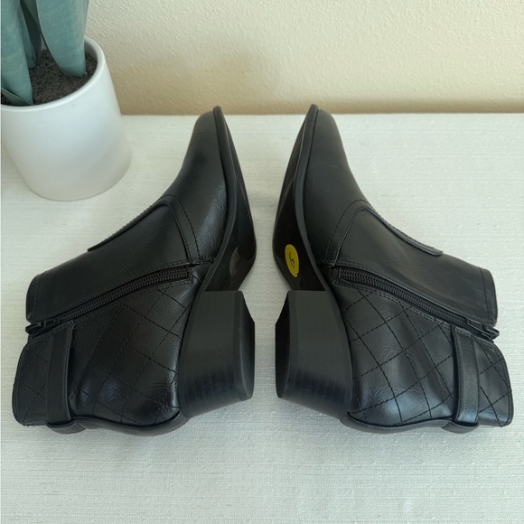 New Unisa Palize 3 Black Quilted Faux Leather Heeled Ankle Boots - Picture 9 of 13